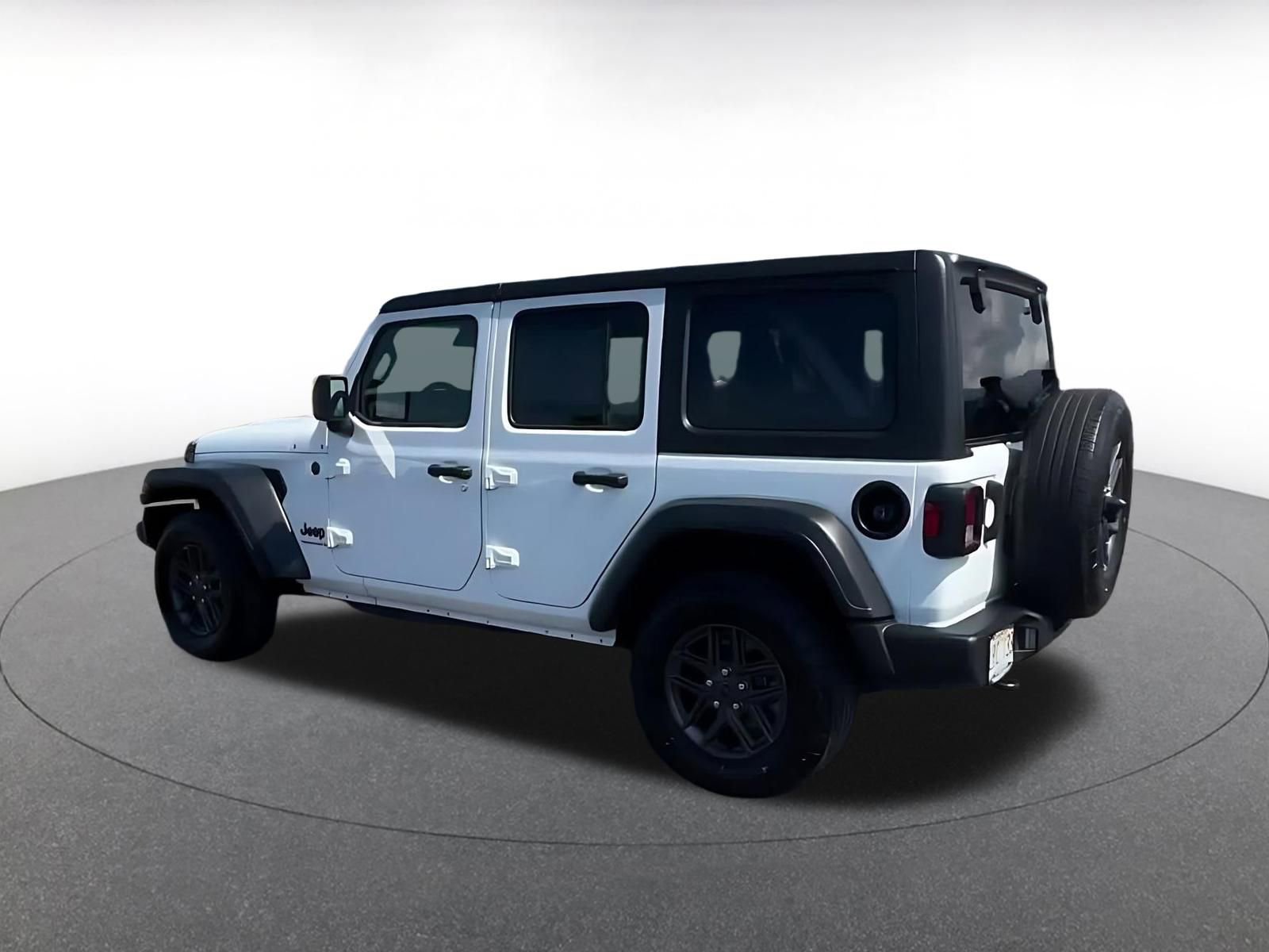 Used 2025 Jeep Wrangler Sport S AWD/4WD image 10