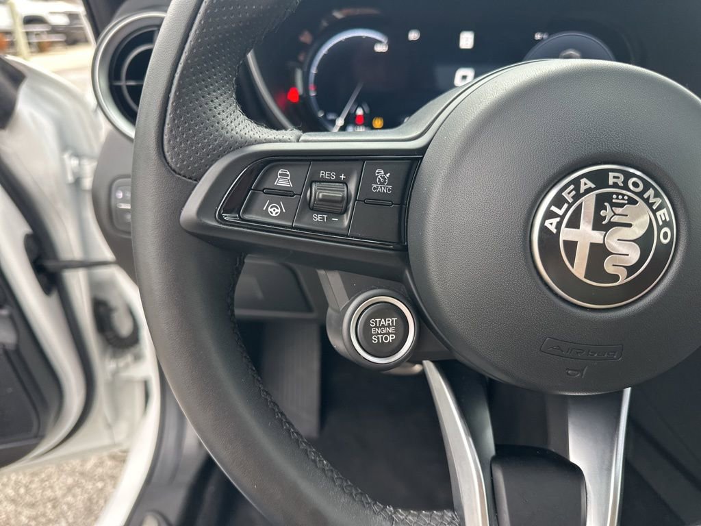Used 2024 Alfa Romeo Giulia Ti image 15