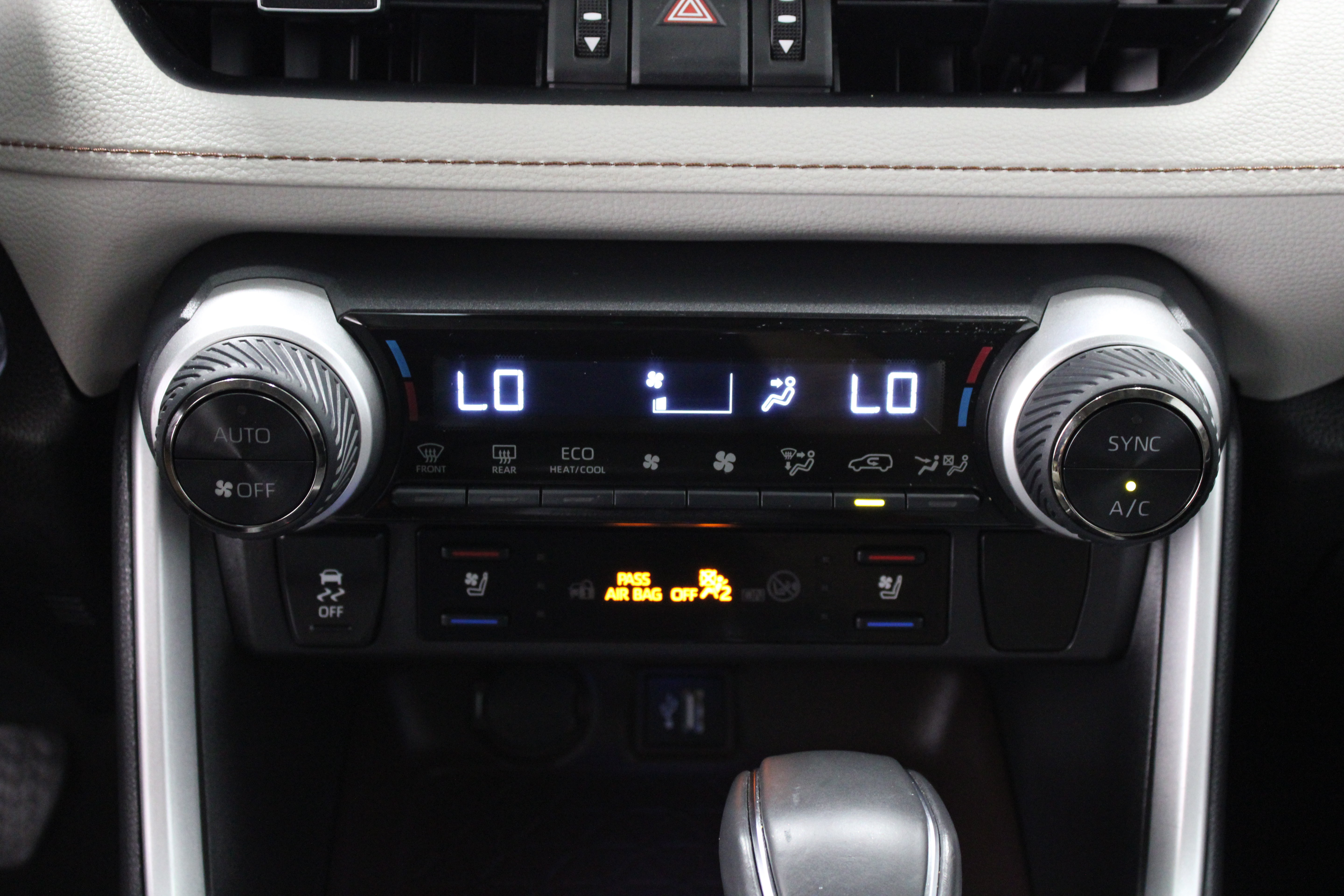 Used 2025 Toyota RAV4 Limited w/ Weather Package AWD/4WD image 20
