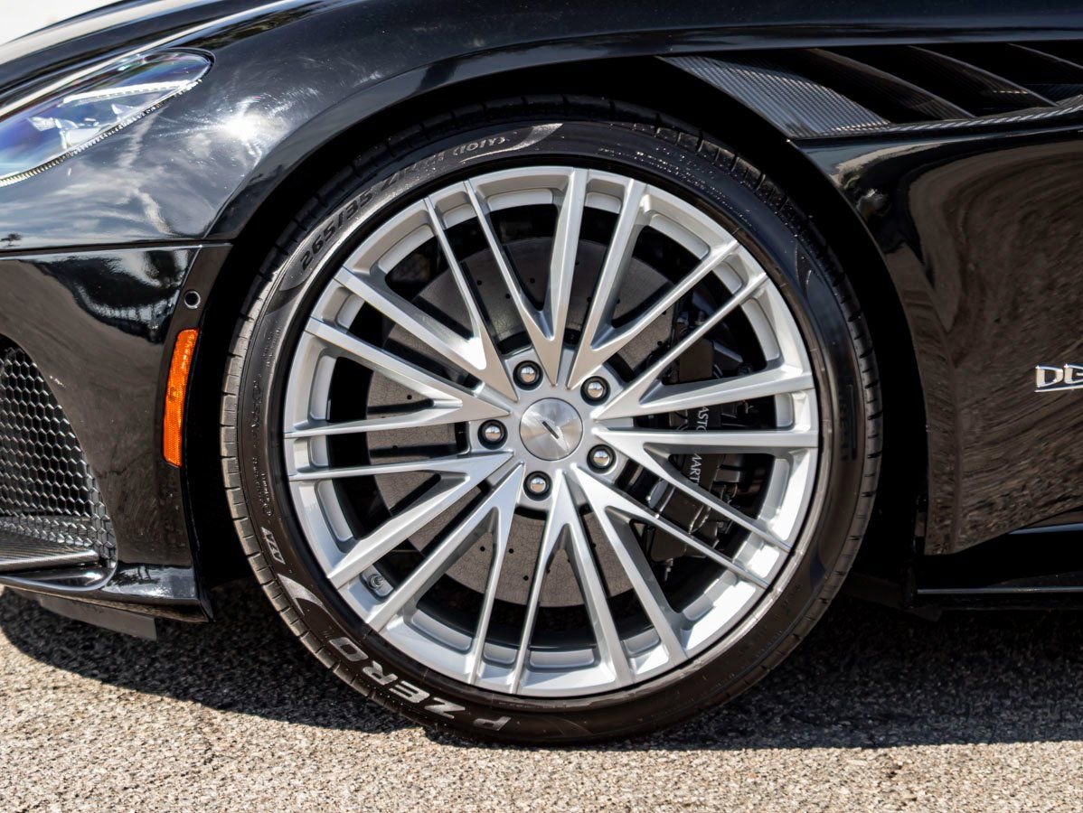 Used 2022 Aston Martin DBS Superleggera image 4