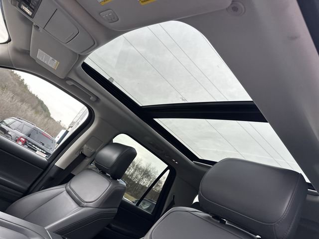 Used 2025 Ford Expedition Active image 18
