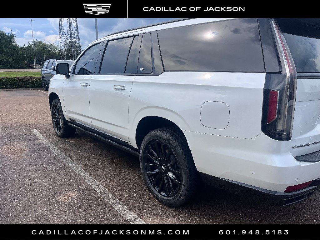 Used 2021 Cadillac Escalade ESV Premium Luxury w/ Driver Assist Tech Package AWD/4WD image 6