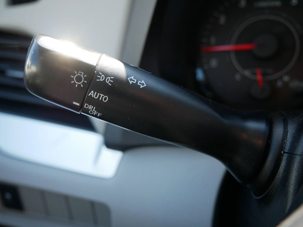 Used 2015 Toyota Sienna LE image 28