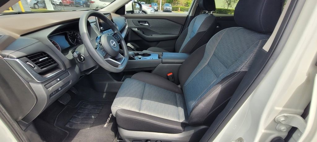 Certified 2023 Nissan Rogue SV FWD image 6