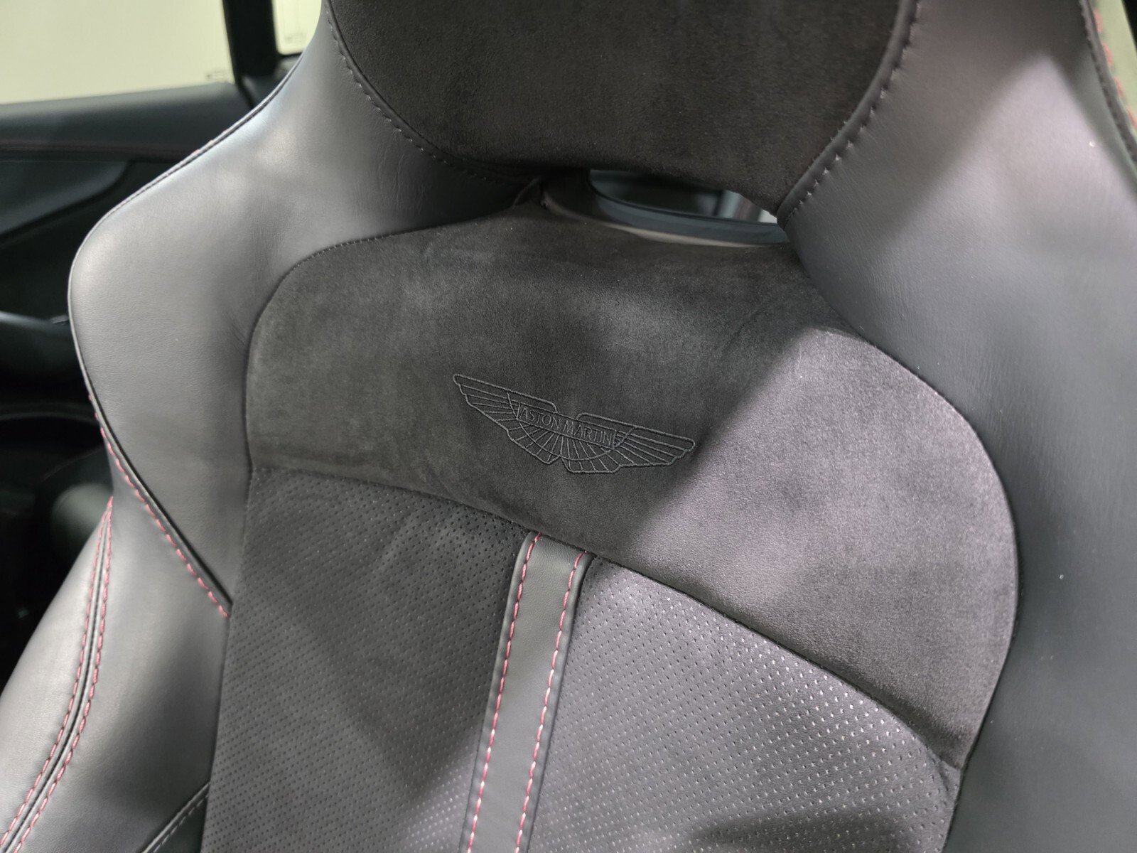 Used 2023 Aston Martin DBX 707 image 5