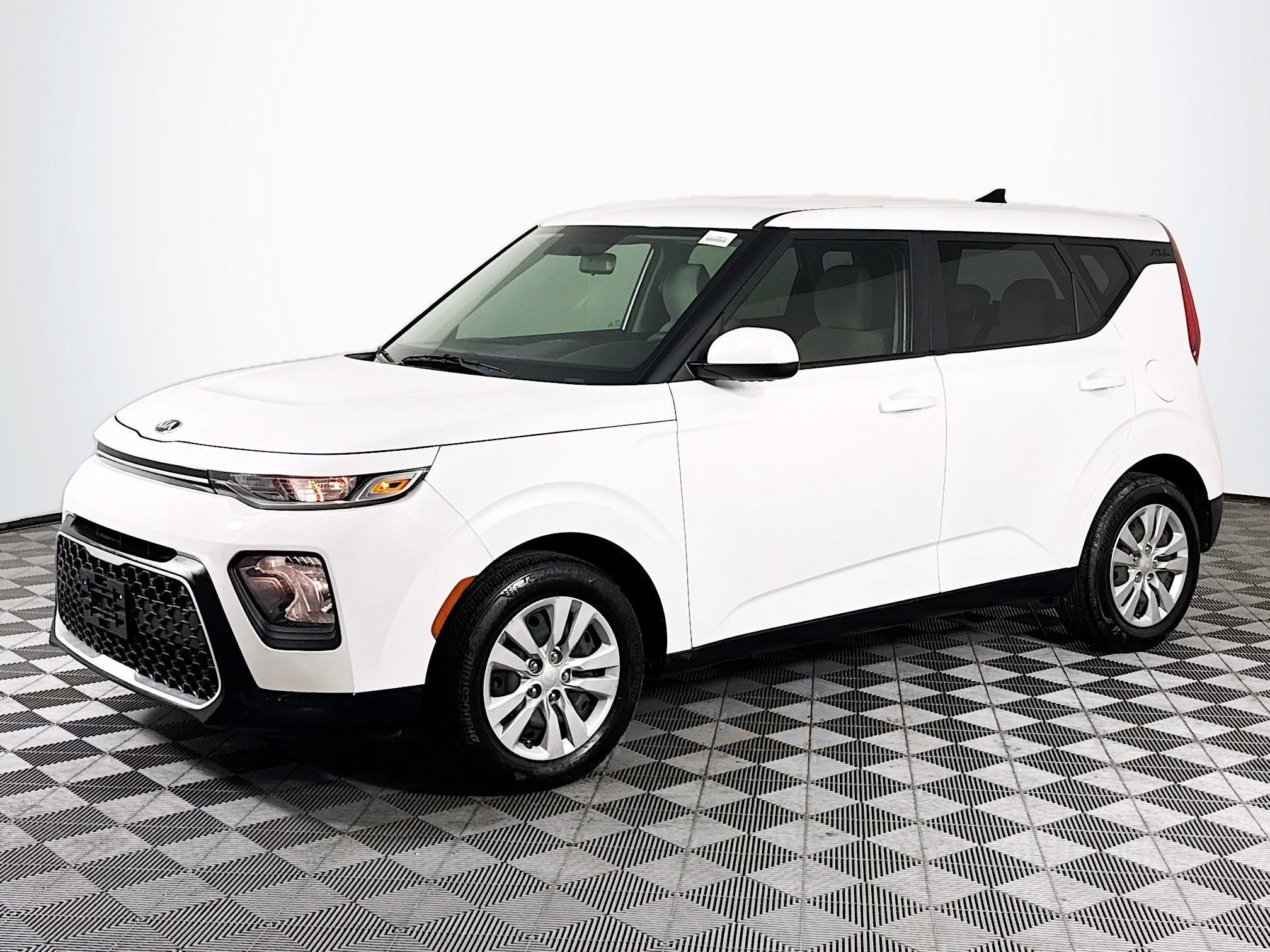 Used 2020 Kia Soul LX image 4