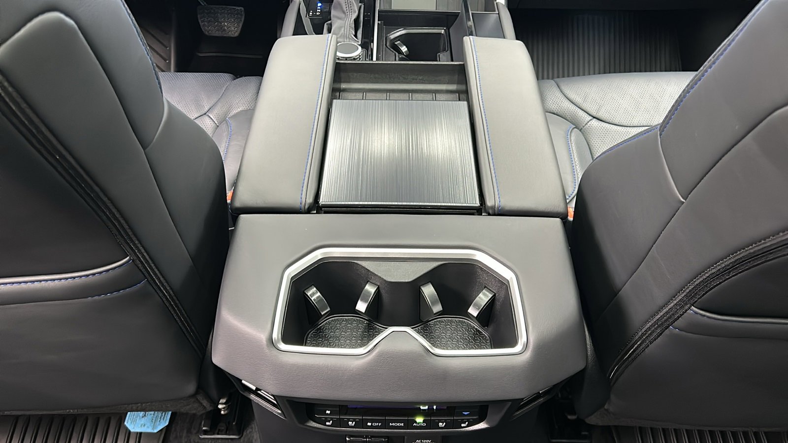 Used 2025 Toyota Sequoia Platinum image 38