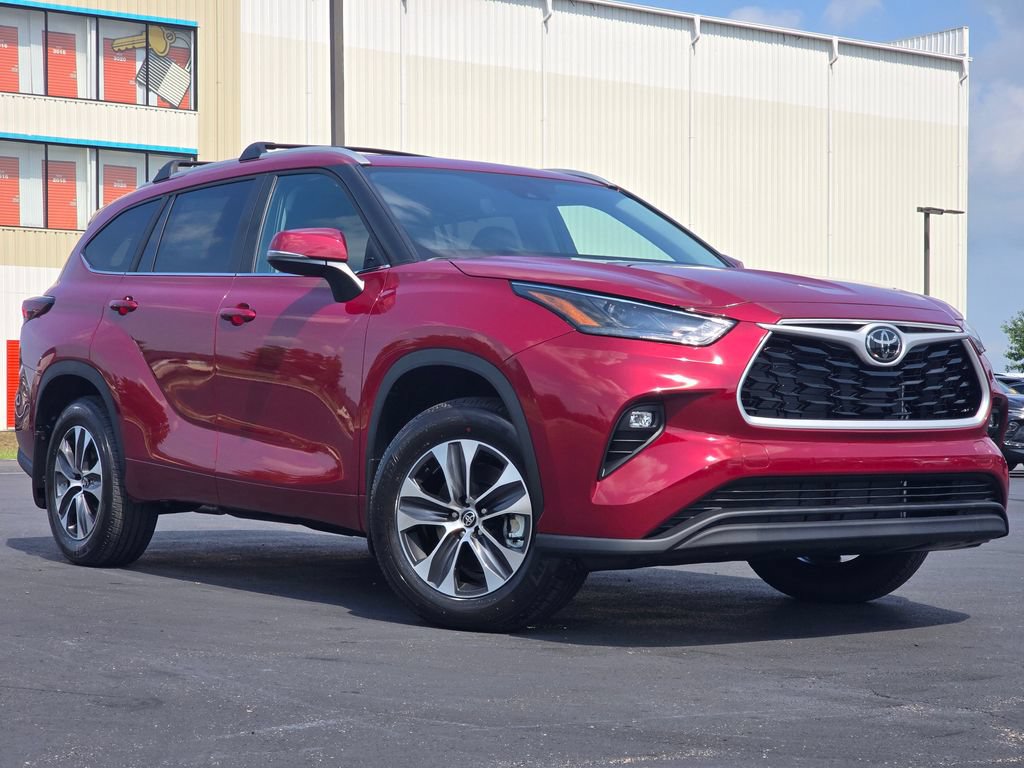 New 2026 Toyota Highlander XLE AWD/4WD image 2