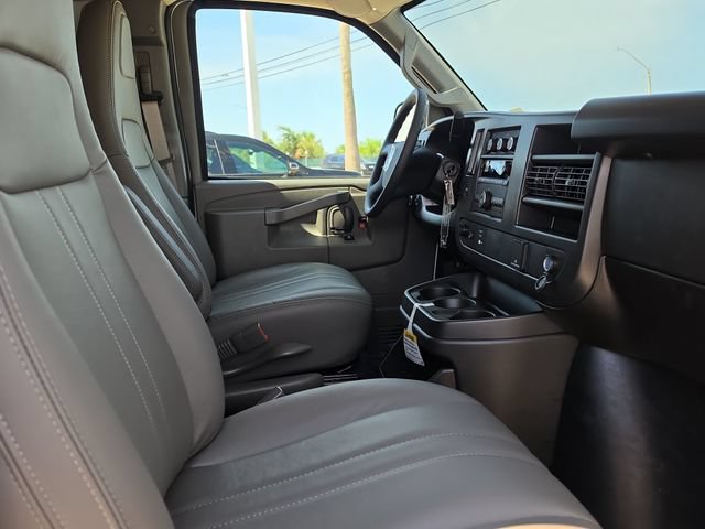 New 2026 Chevrolet Express 3500 RWD image 8