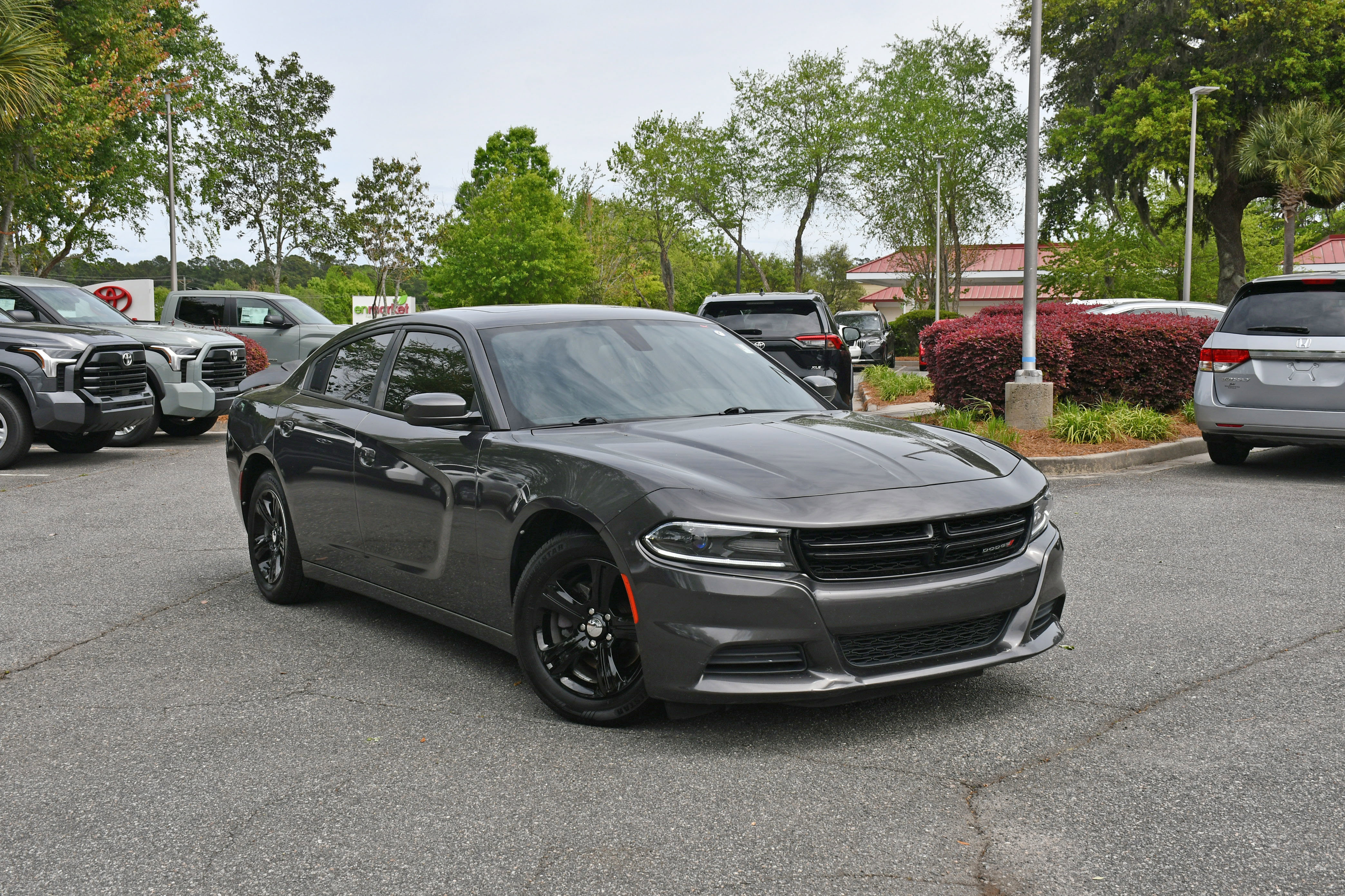 Used 2020 Dodge Charger SXT w/ Leather Interior Group image 6