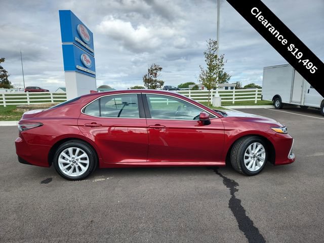 Used 2022 Toyota Camry LE image 10
