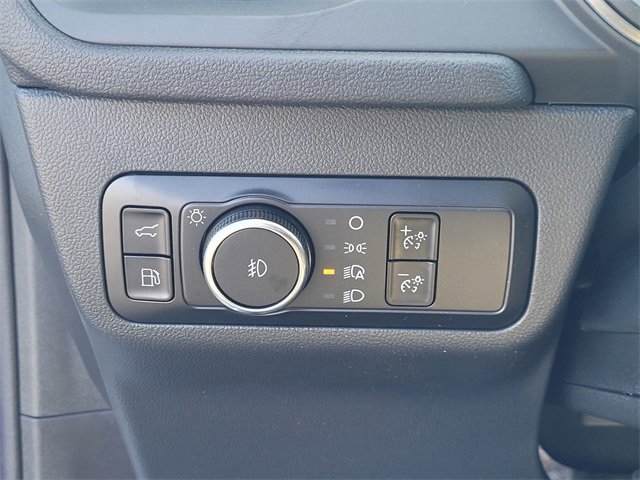 New 2025 Ford Escape SE image 9