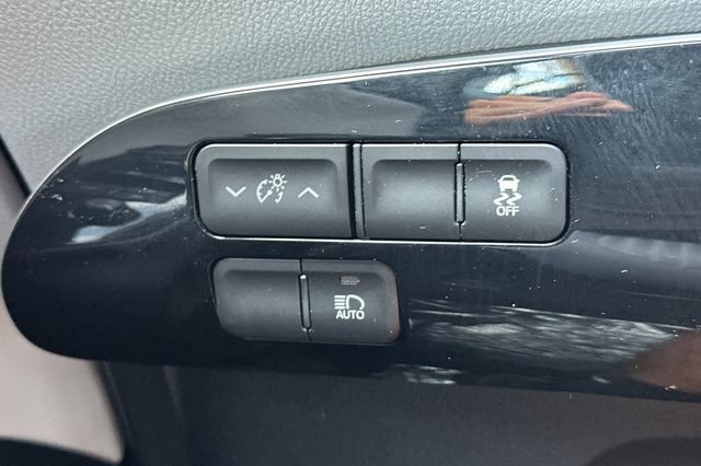 Used 2017 Toyota Prius Three FWD image 30
