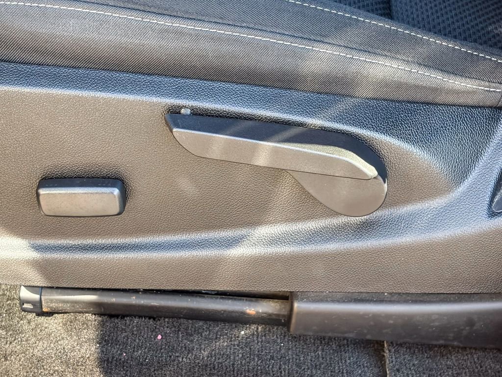 Used 2016 Chevrolet Colorado LT w/ LT Convenience Package image 46