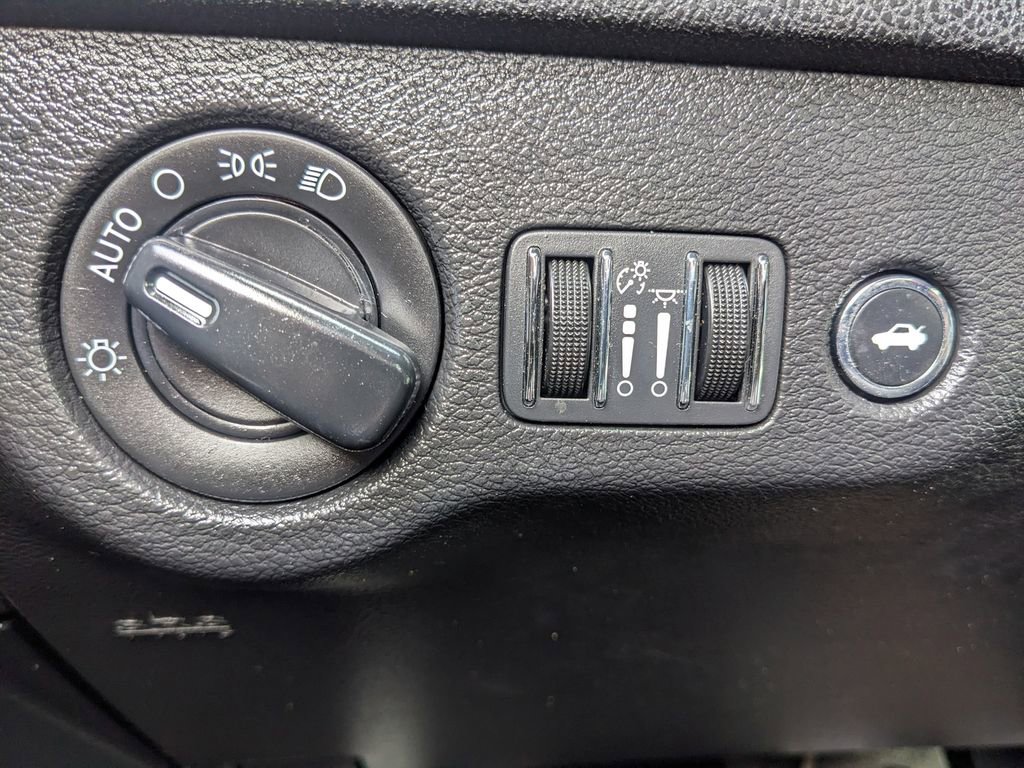 Used 2020 Dodge Charger SXT w/ Leather Interior Group image 43