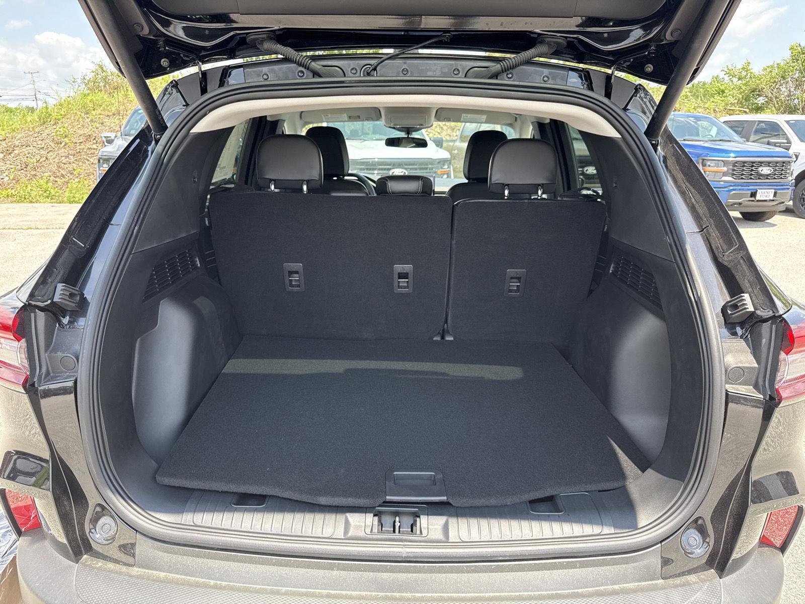 New 2025 Ford Escape SE image 14