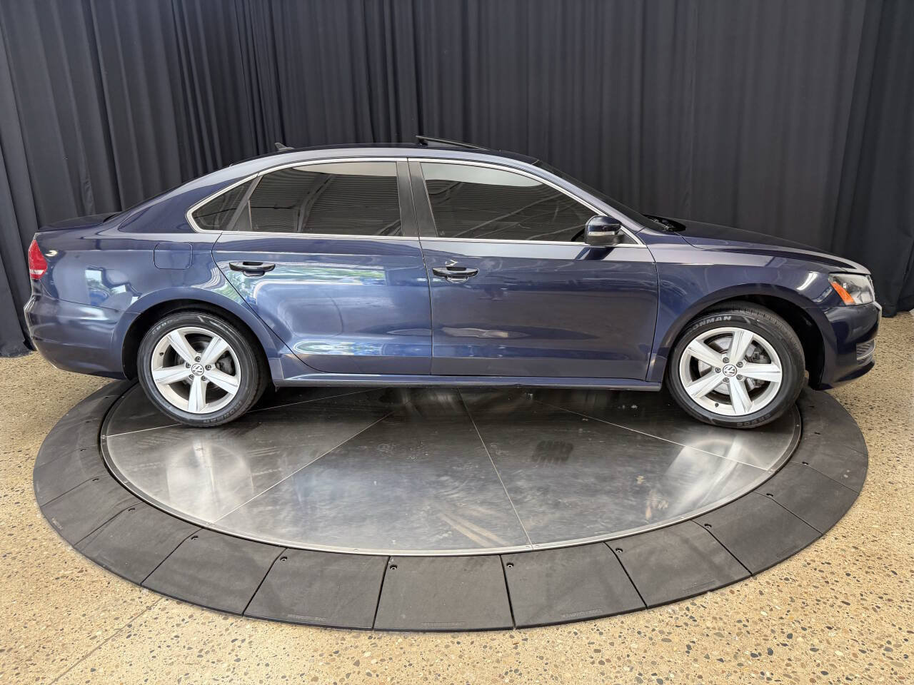 Used 2013 Volkswagen Passat TDI SE FWD image 11