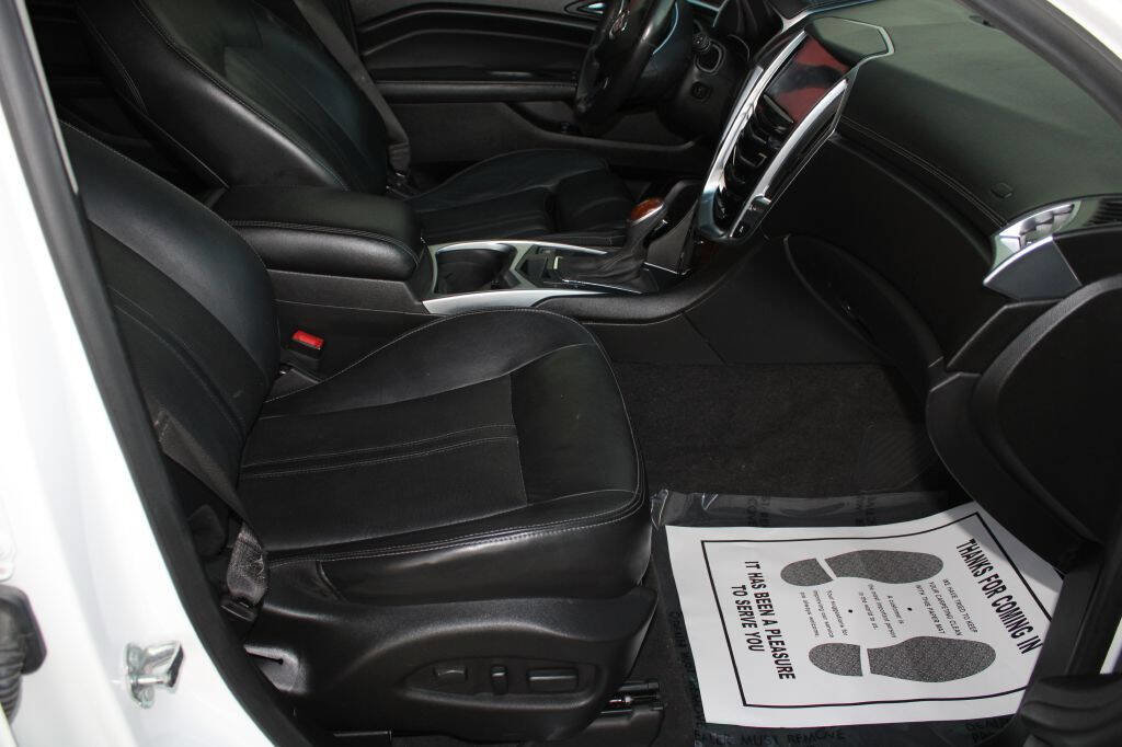 Used 2015 Cadillac SRX Luxury image 12