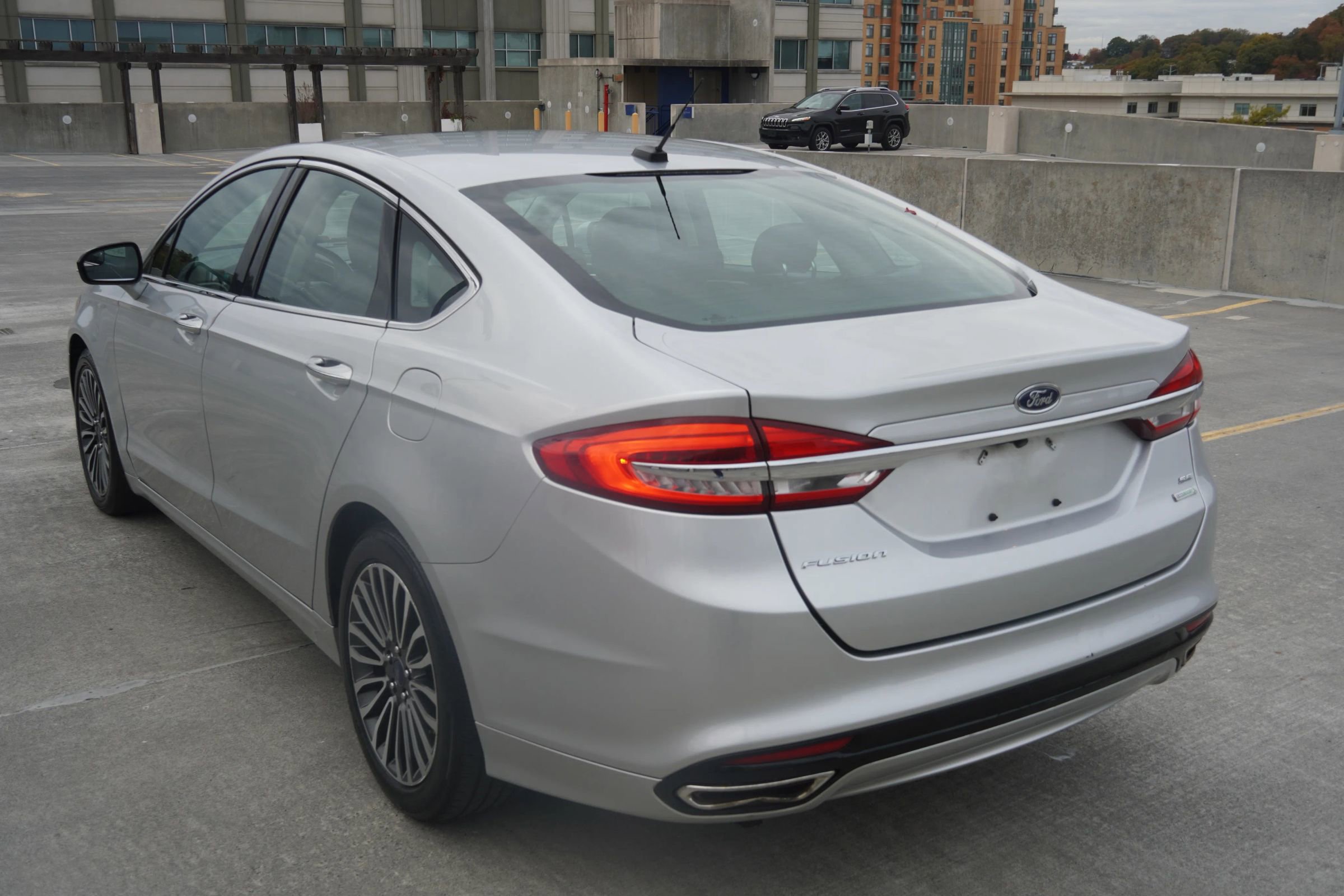 Used 2017 Ford Fusion SE image 31