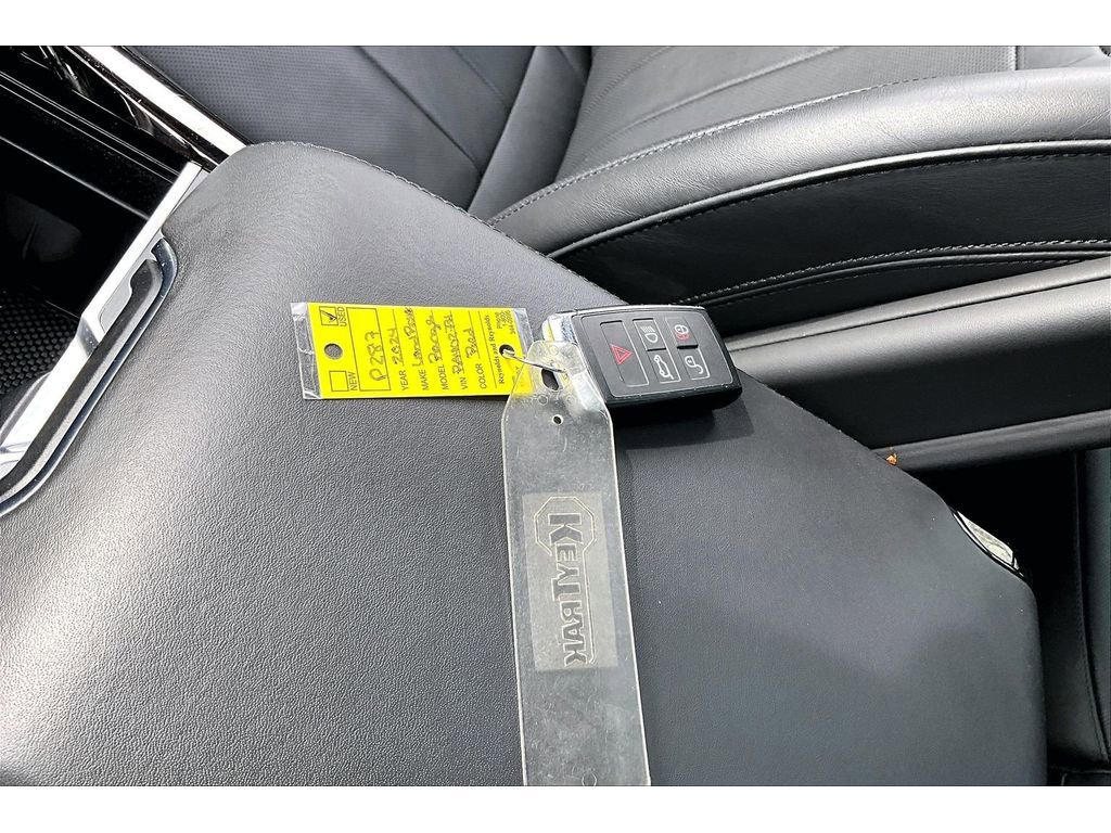 Used 2024 Land Rover Range Rover Sport Dynamic SE image 11