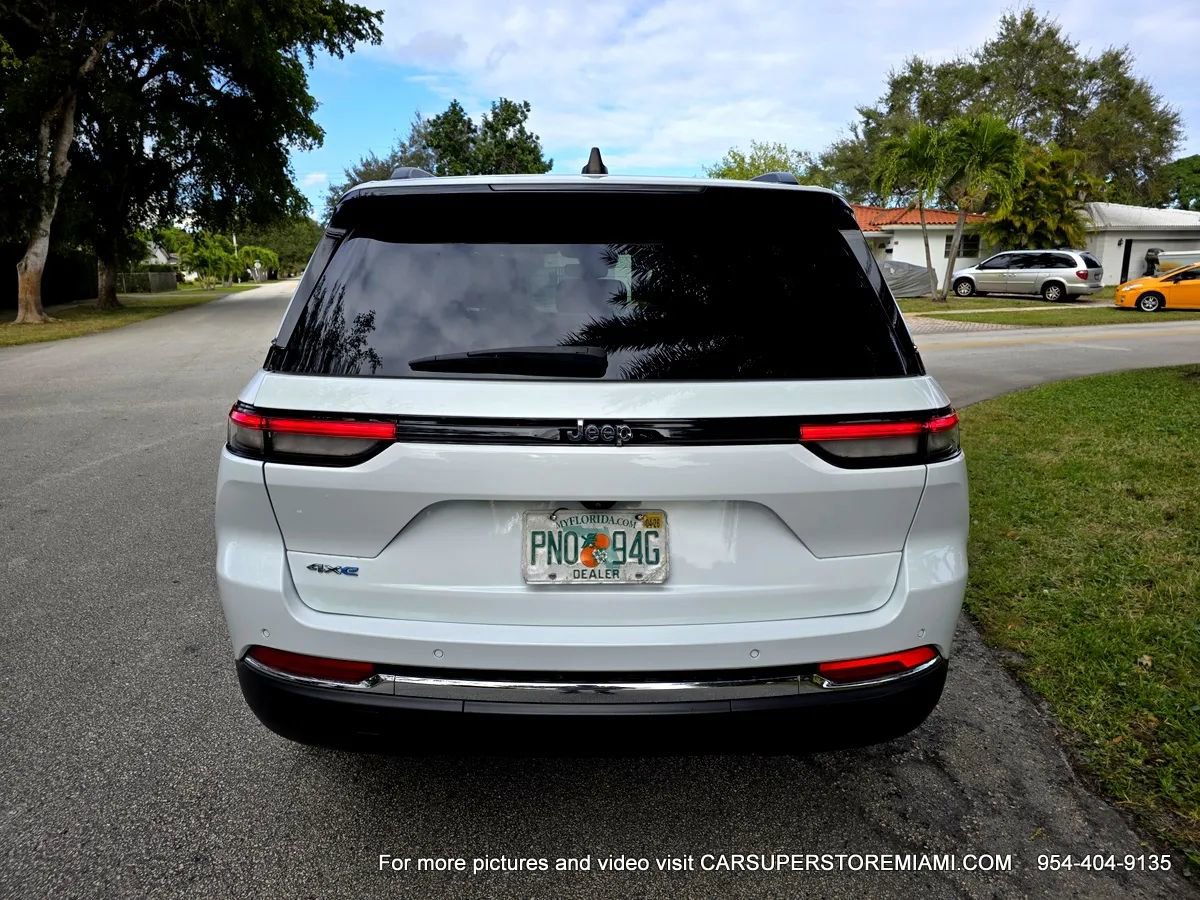 Used 2022 Jeep Grand Cherokee Limited 4xe image 16