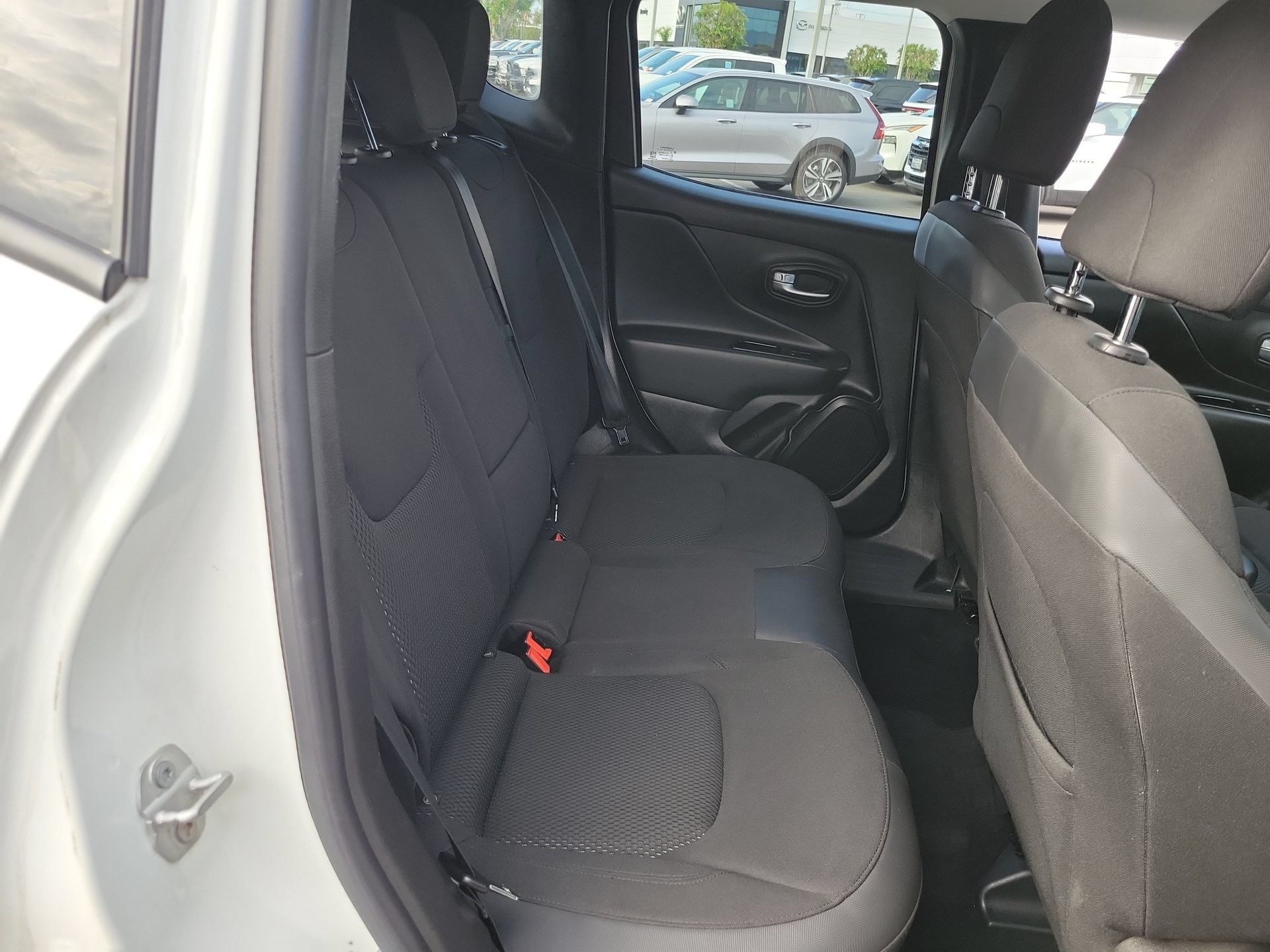 Certified 2020 Jeep Renegade Altitude FWD image 19