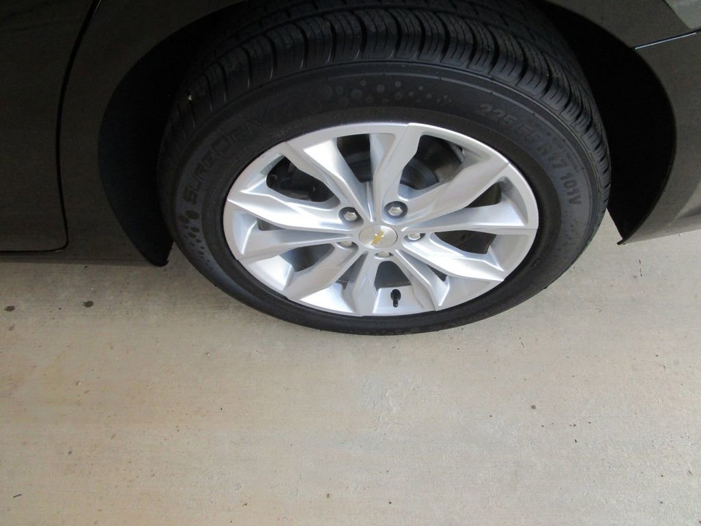 Used 2025 Chevrolet Malibu LT image 9