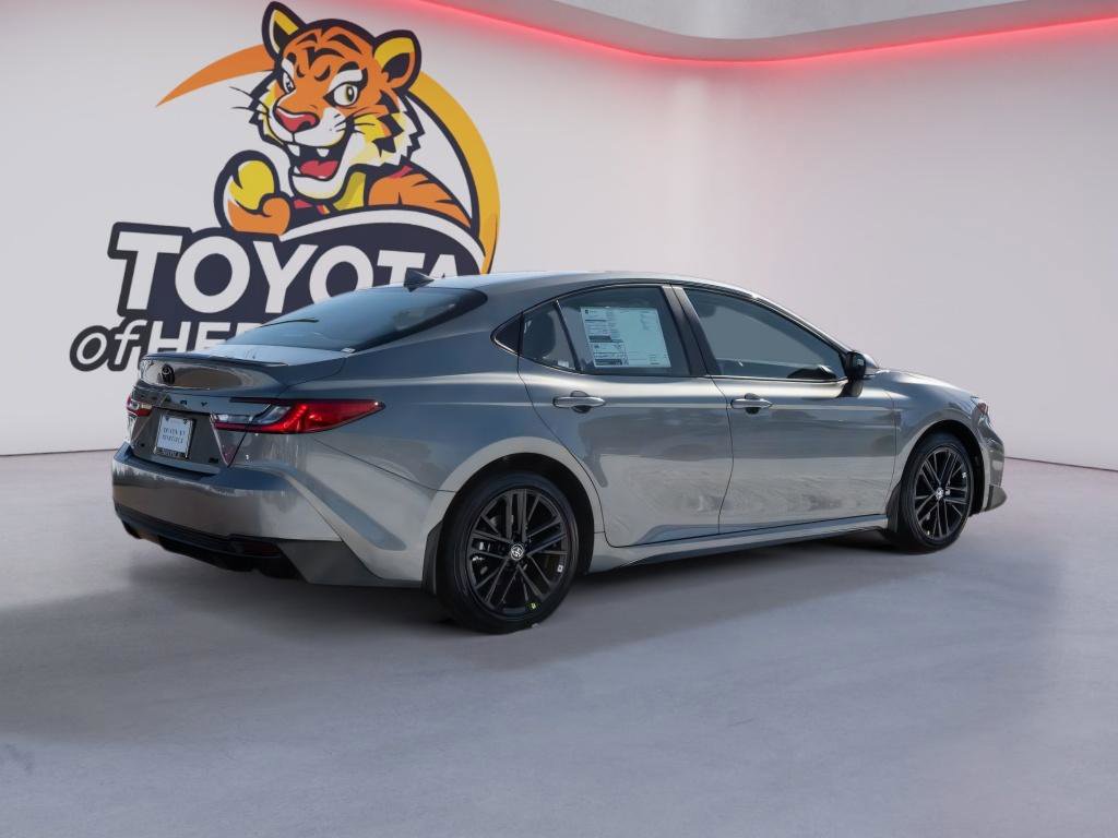 Used 2026 Toyota Camry SE FWD image 7