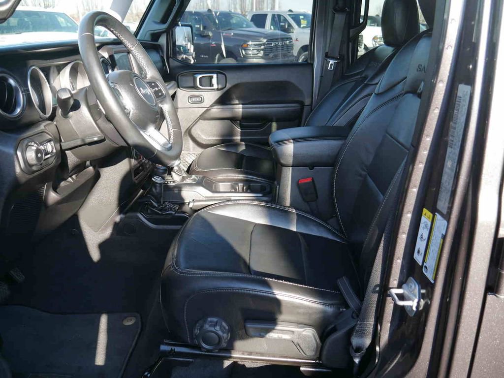 Used 2018 Jeep Wrangler Unlimited Sahara image 27