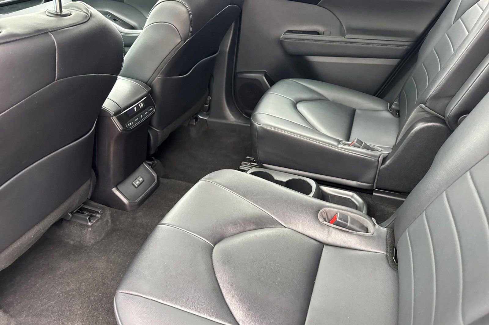 Used 2023 Toyota Highlander XLE image 15