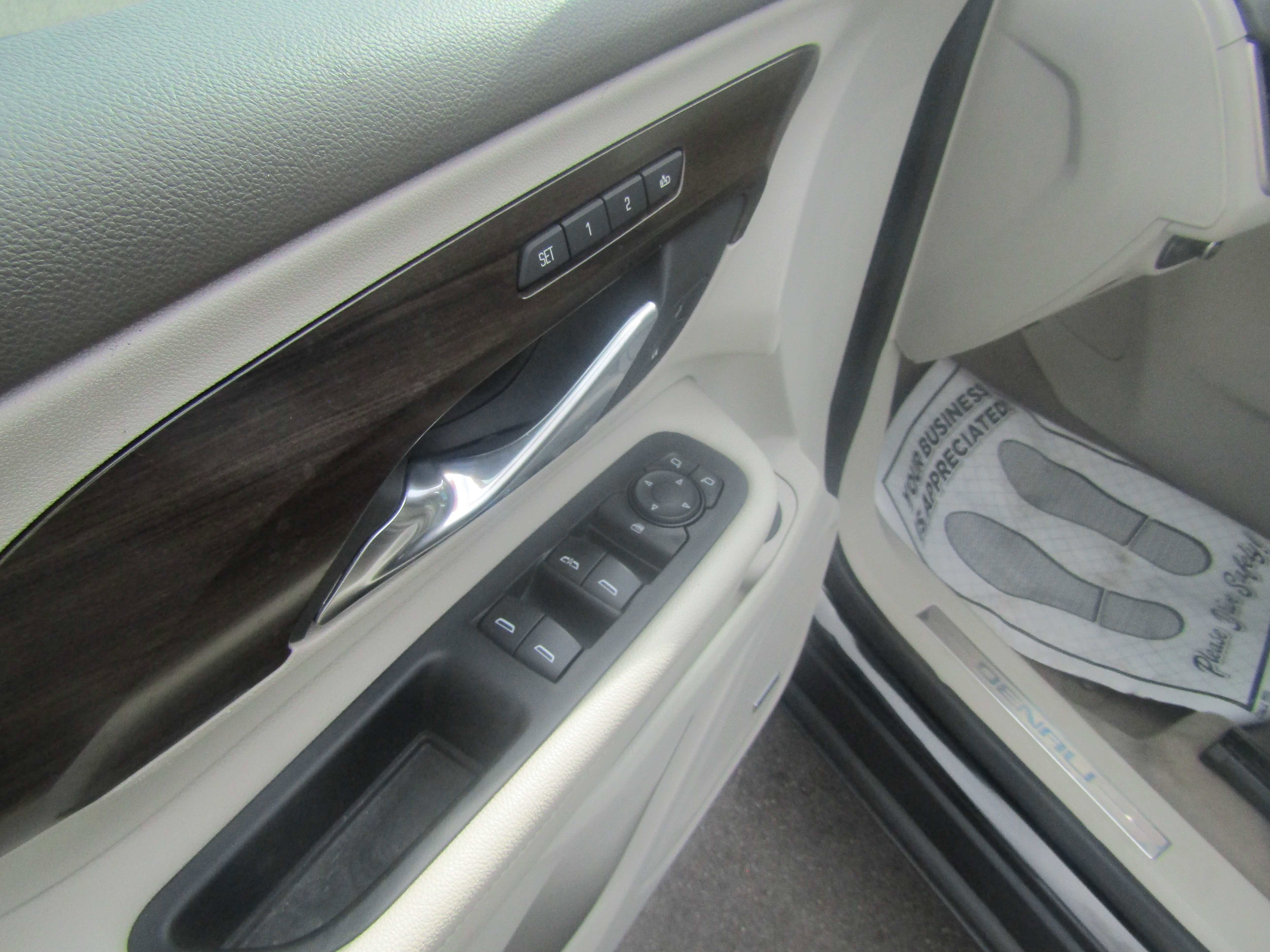 Used 2018 GMC Terrain Denali w/ Advanced Safety Package image 8