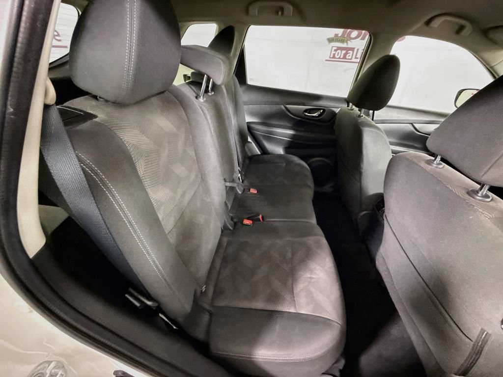 Used 2016 Nissan Rogue SV w/ SV Premium Package AWD/4WD image 30