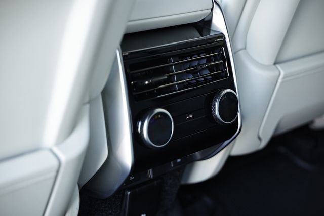 New 2026 Land Rover Range Rover Long Wheelbase SE image 34