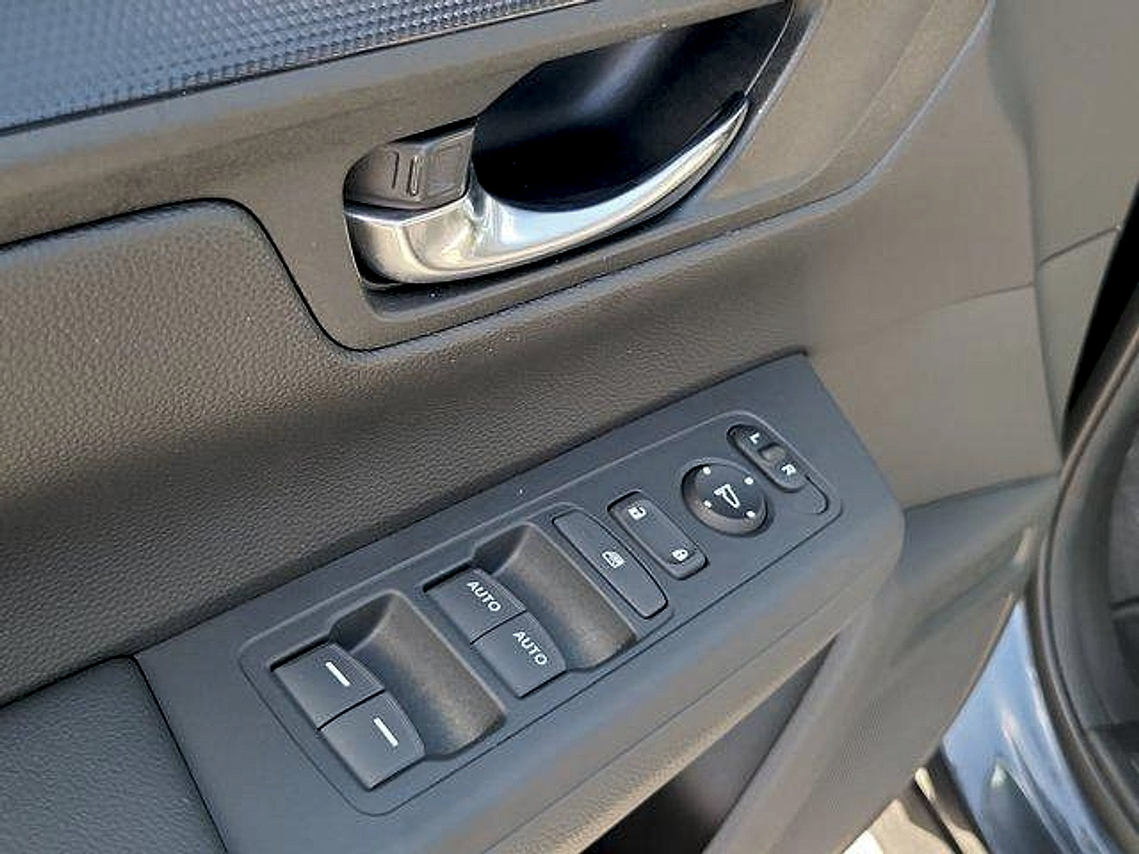 Used 2025 Honda CR-V EX image 21