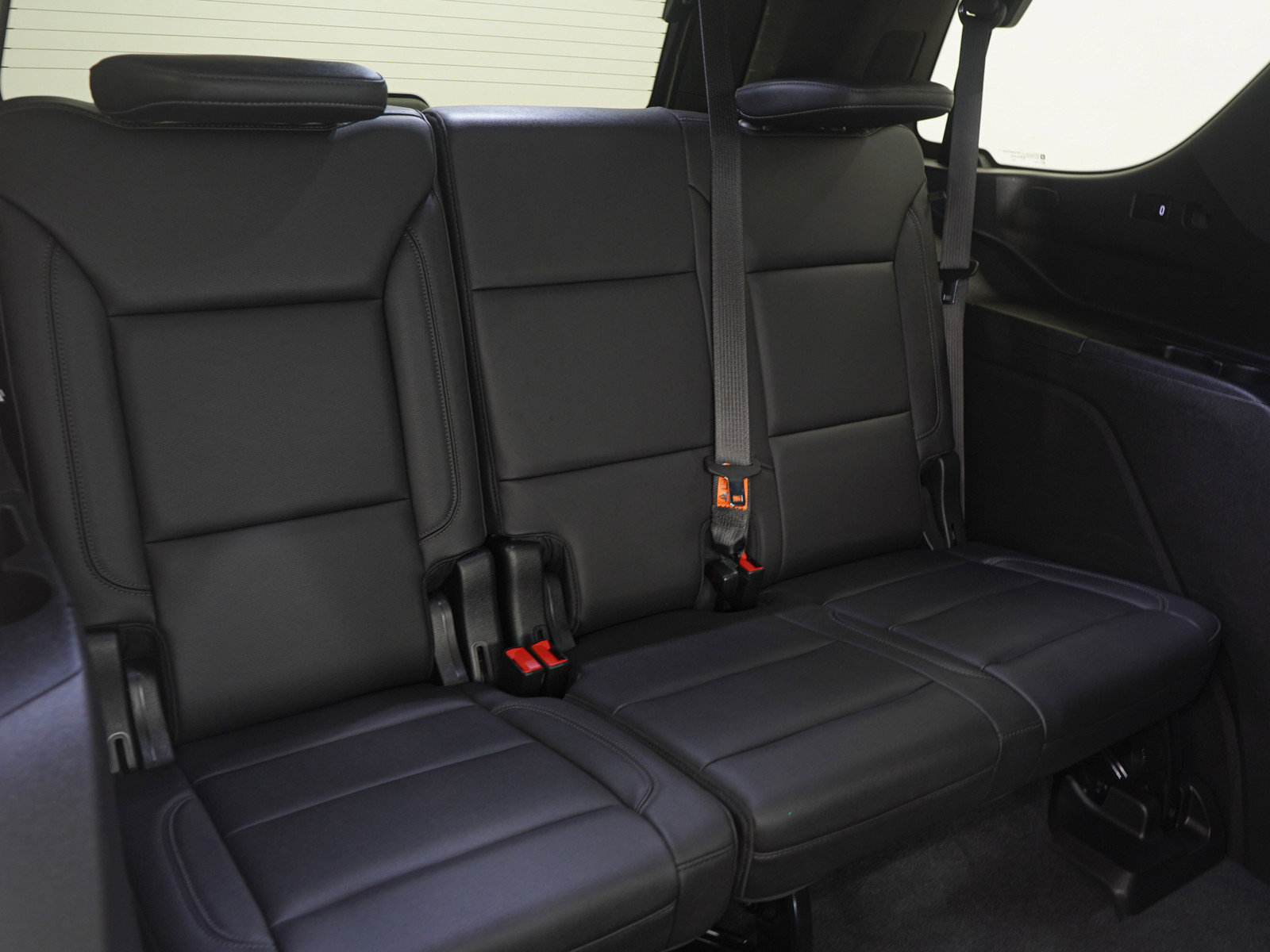 Used 2021 Chevrolet Tahoe LT w/ LT Signature Package image 19