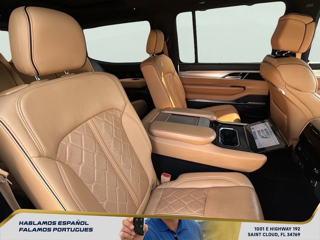 Used 2022 Jeep Grand Wagoneer Series III w/ HD Trailer Tow Package image 33