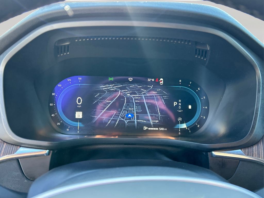 Used 2023 Volvo XC60 B5 Plus w/ Climate Package image 16