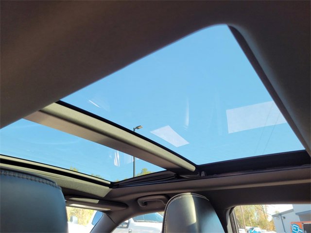 Used 2013 Chrysler 300 C image 17