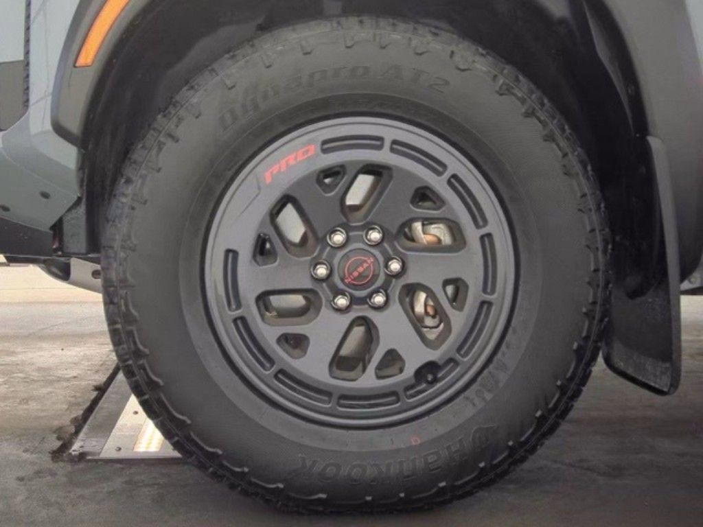 Used 2025 Nissan Frontier PRO-4X AWD/4WD image 21