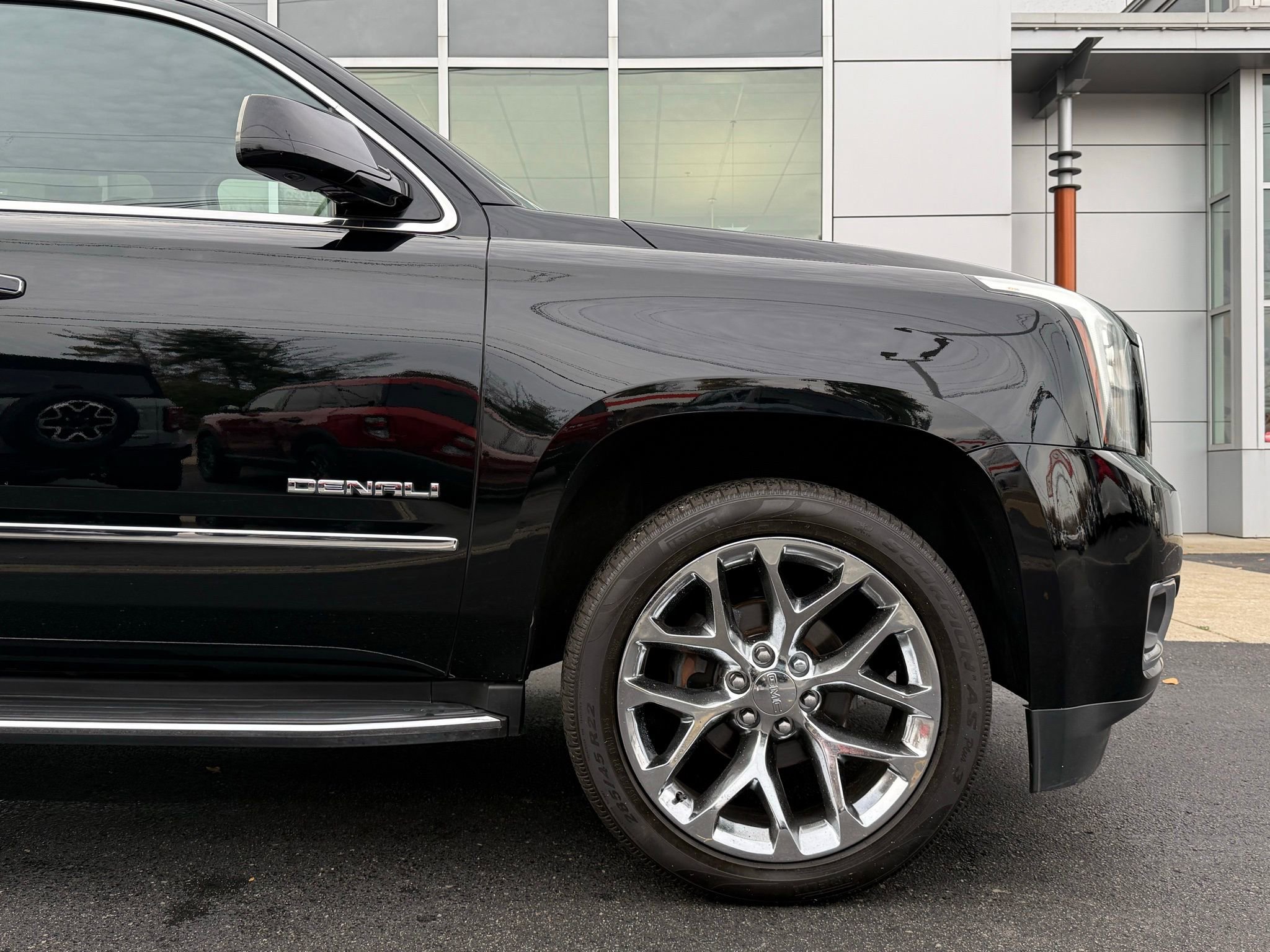 Used 2018 GMC Yukon Denali image 11