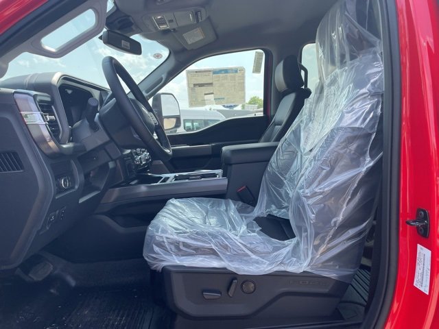 New 2025 Ford F550 4x4 Crew Cab image 12