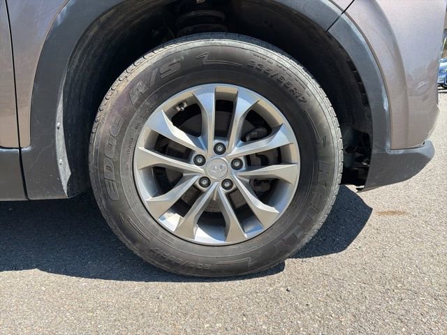 Used 2019 Hyundai Santa Fe SE image 7