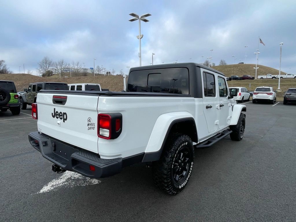 Used 2022 Jeep Gladiator Sport AWD/4WD image 3