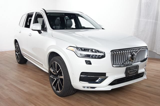 Certified 2023 Volvo XC90 B6 Plus AWD/4WD image 3