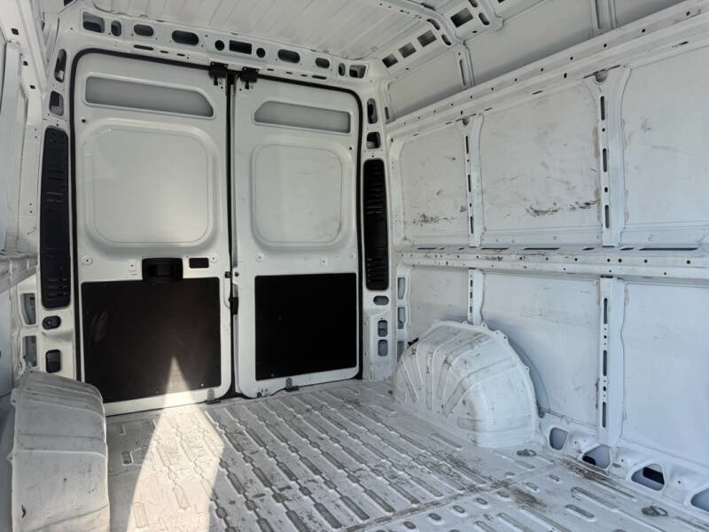 Used 2024 RAM ProMaster 2500 w/ Convenience Group FWD image 11