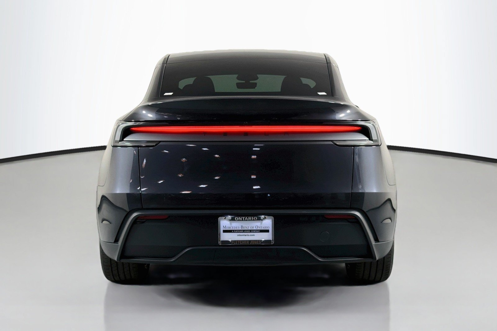 Used 2026 Tesla Model Y 2WD image 3