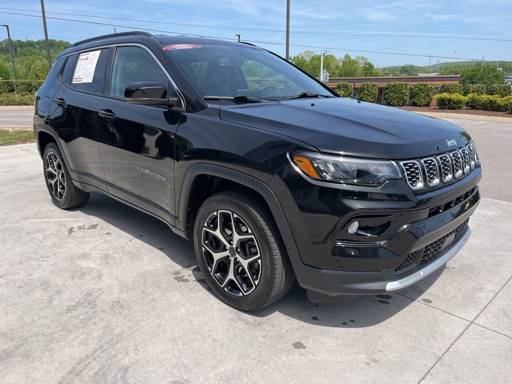 Used 2025 Jeep Compass Limited AWD/4WD image 29