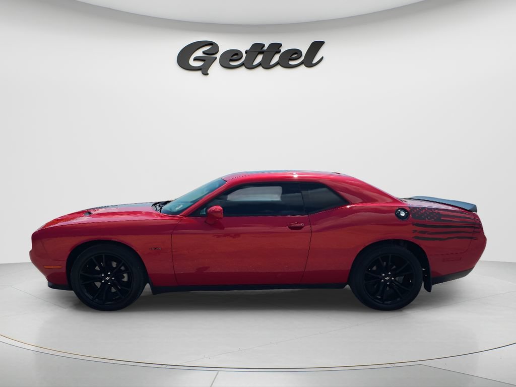 Used 2018 Dodge Challenger R/T w/ Blacktop Package RWD image 8