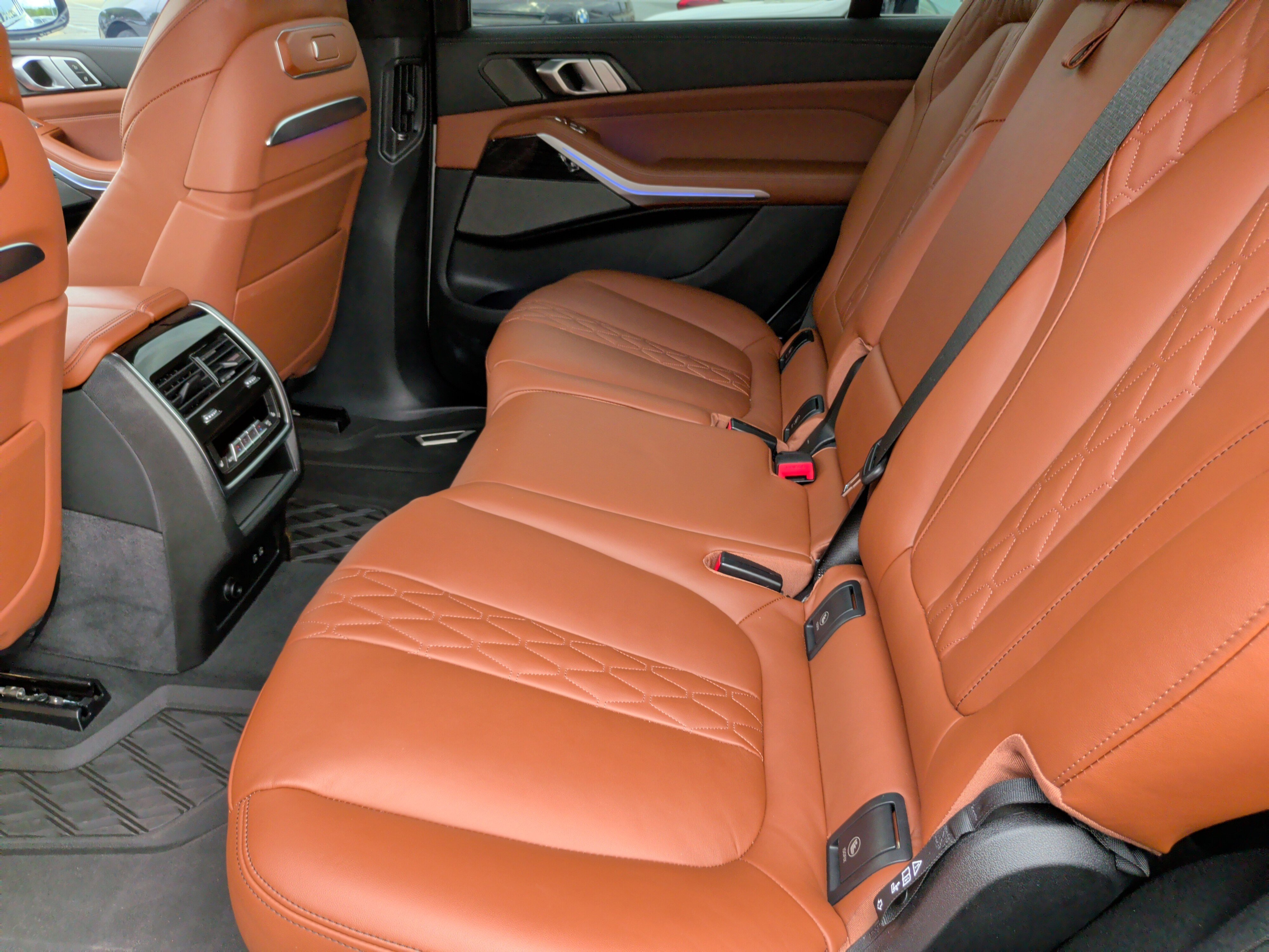 Certified 2024 BMW X7 xDrive40i w/ M Sport Package image 40