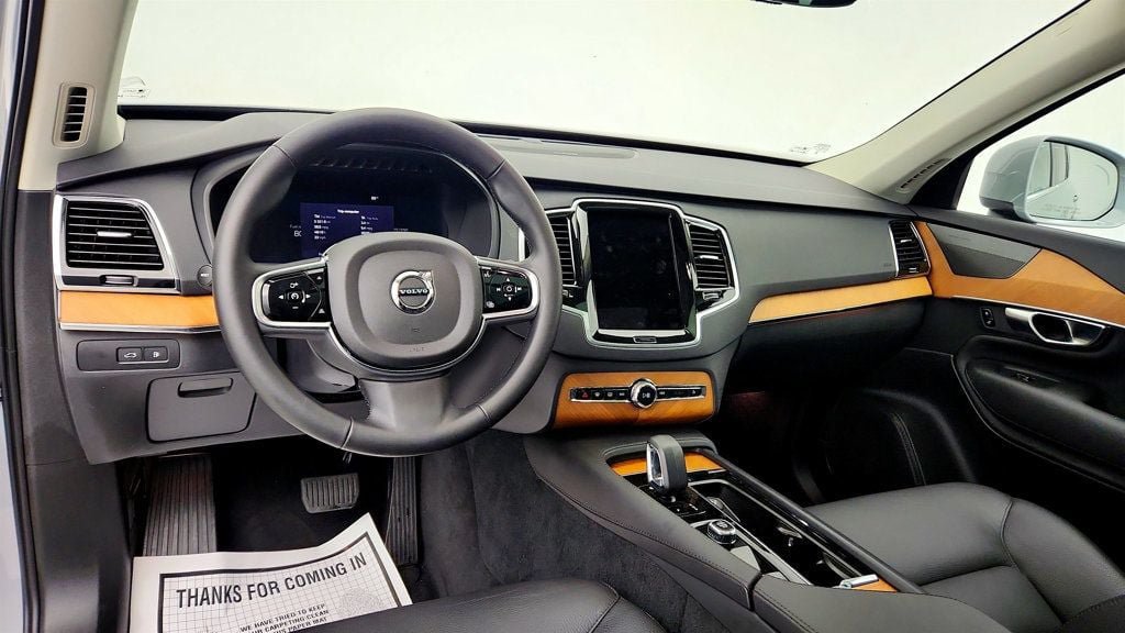 Used 2025 Volvo XC90 T8 Plus AWD/4WD image 13